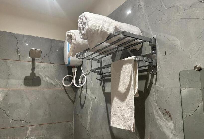 Hotel Leo Deluxe & Suite Room