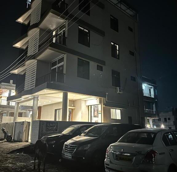 Hotel Leo Deluxe & Suite Room