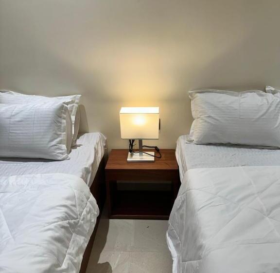 Hotel Leo Deluxe & Suite Room