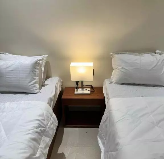 ホテル Leo Deluxe & Suite Room