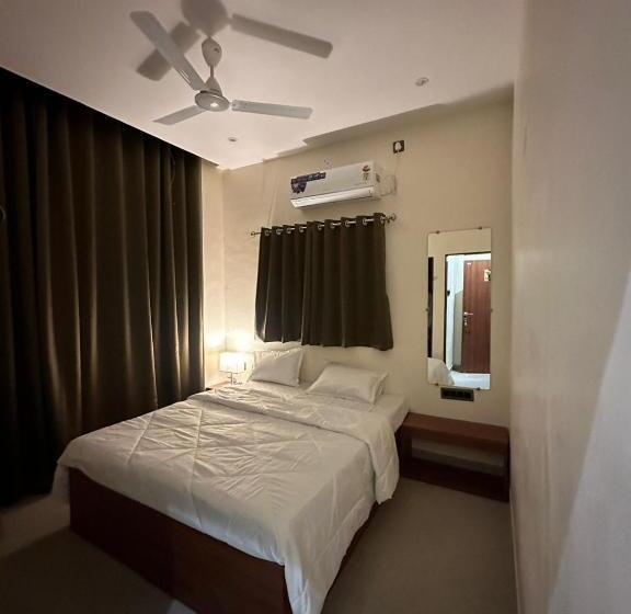 Hotel Leo Deluxe & Suite Room