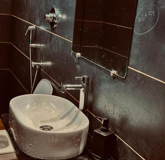 Hotel Leo Deluxe & Suite Room