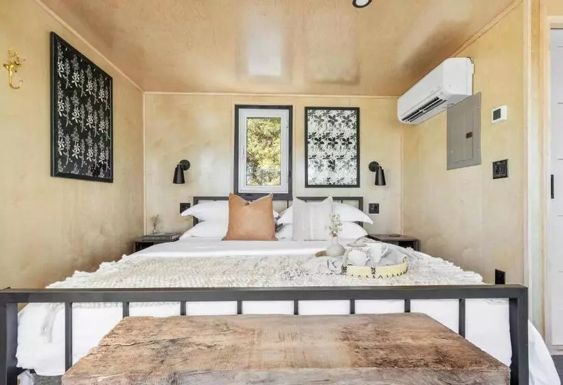 Hotelli Walnut House