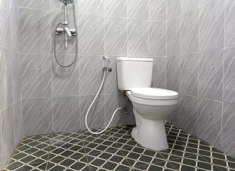 هتل Wisma Mekar Jaya Near Solo Safari Mitra Reddoorz