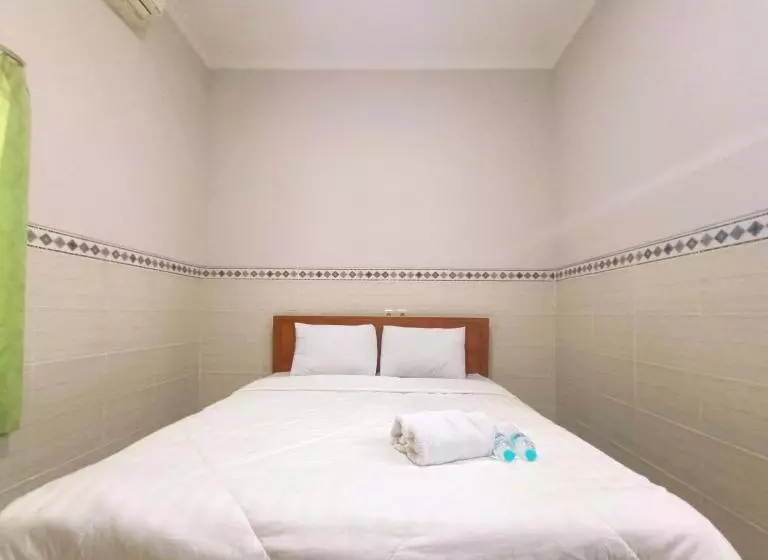 هتل Wisma Mekar Jaya Near Solo Safari Mitra Reddoorz