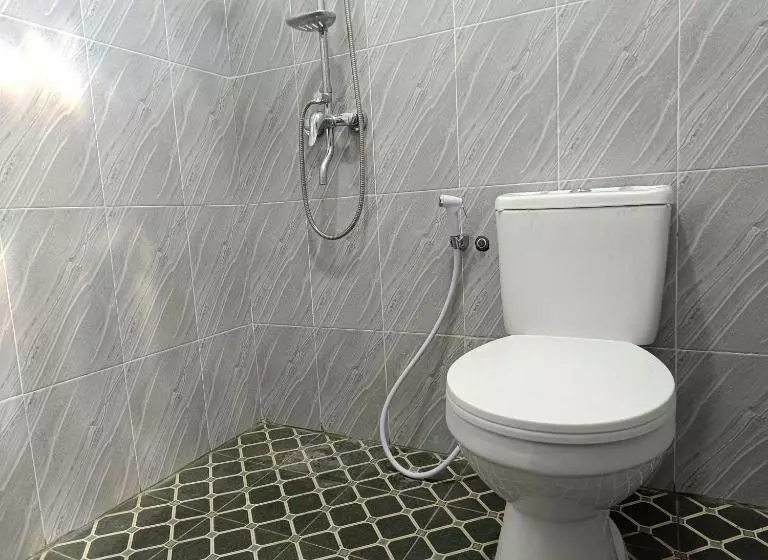هتل Wisma Mekar Jaya Near Solo Safari Mitra Reddoorz