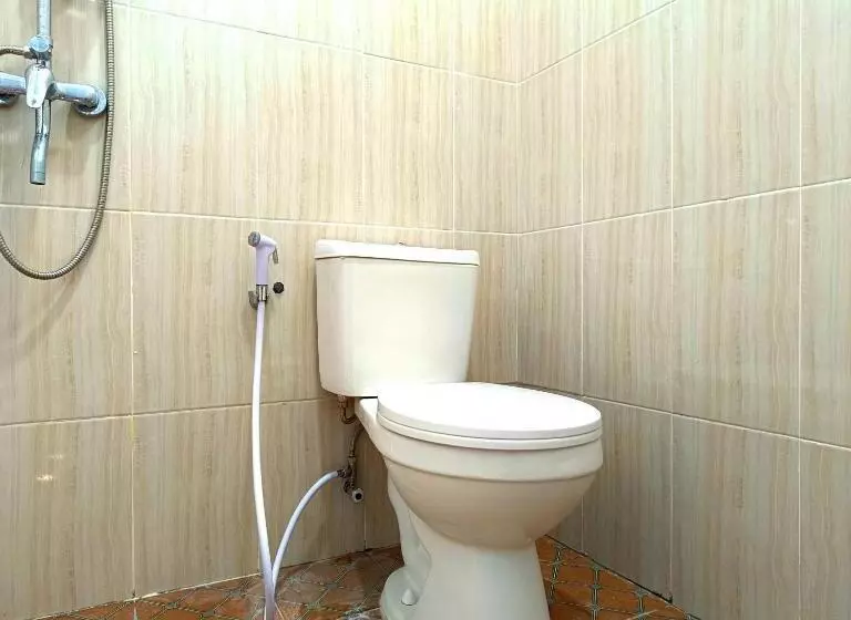 هتل Wisma Mekar Jaya Near Solo Safari Mitra Reddoorz