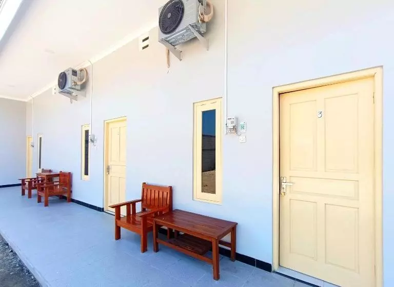 هتل Wisma Mekar Jaya Near Solo Safari Mitra Reddoorz
