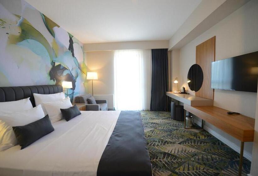 Отель Wyndham Garden Cambasi