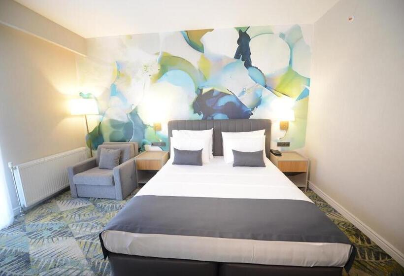 Отель Wyndham Garden Cambasi