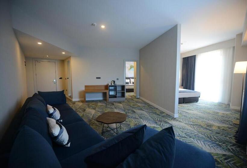 Отель Wyndham Garden Cambasi