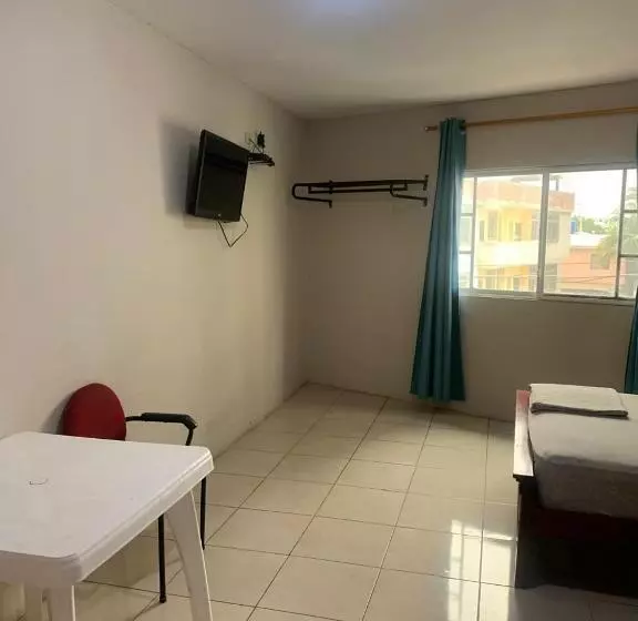 ペンション Habitaciones Amobladas   Manabí Suites