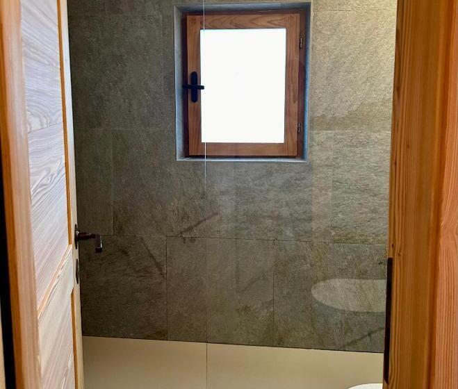 Пансион The Crissolo Lodge