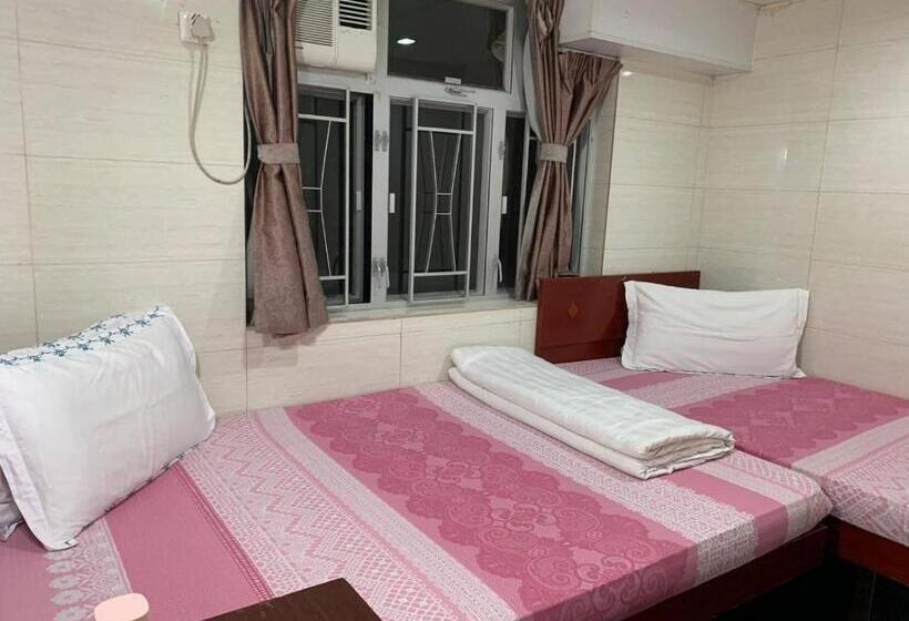 پانسیون Zodiac Lodge