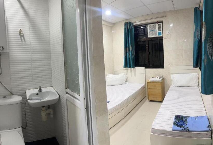 پانسیون Zodiac Lodge