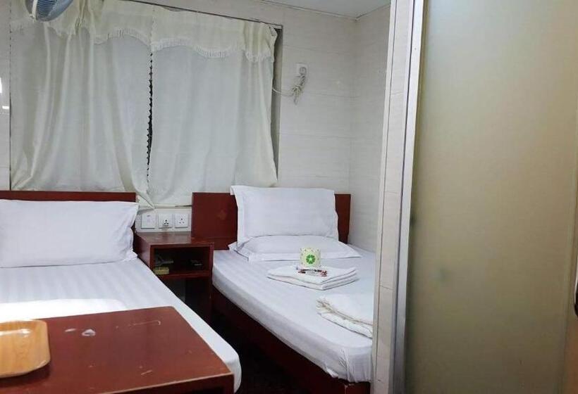 پانسیون Zodiac Lodge