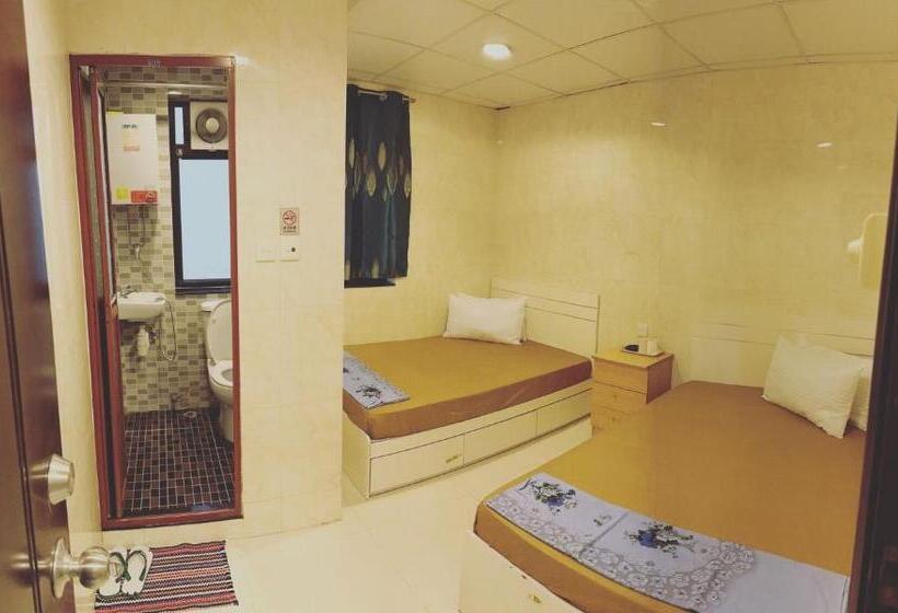 پانسیون Zodiac Lodge