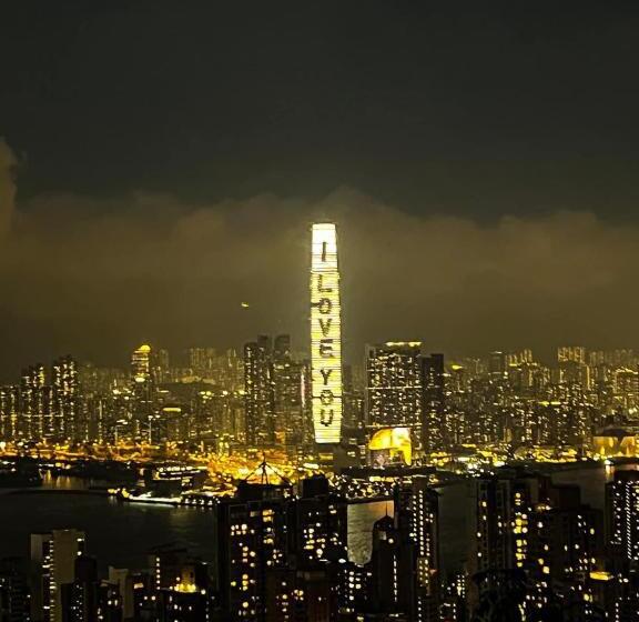 پانسیون Zodiac Lodge