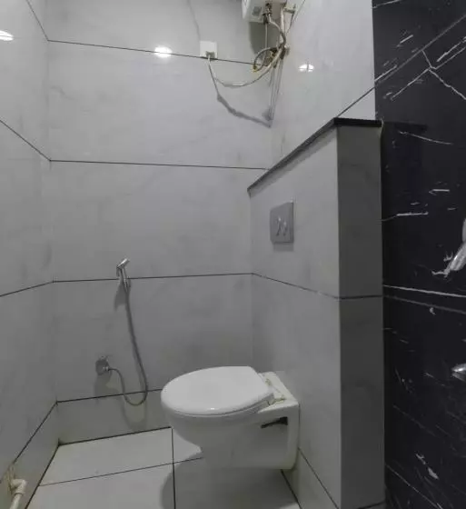 A2 Hotel And Restro