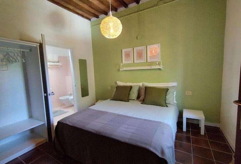 تختخواب و صبحانه La Domus Di Cosa