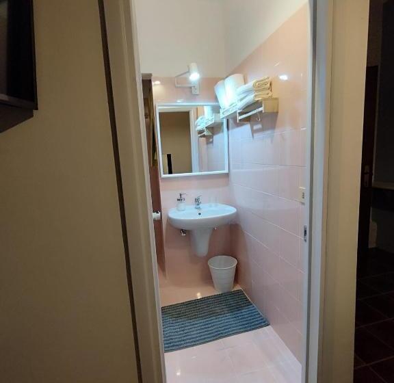 تختخواب و صبحانه La Domus Di Cosa