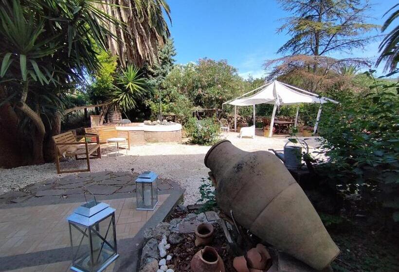 تختخواب و صبحانه La Domus Di Cosa