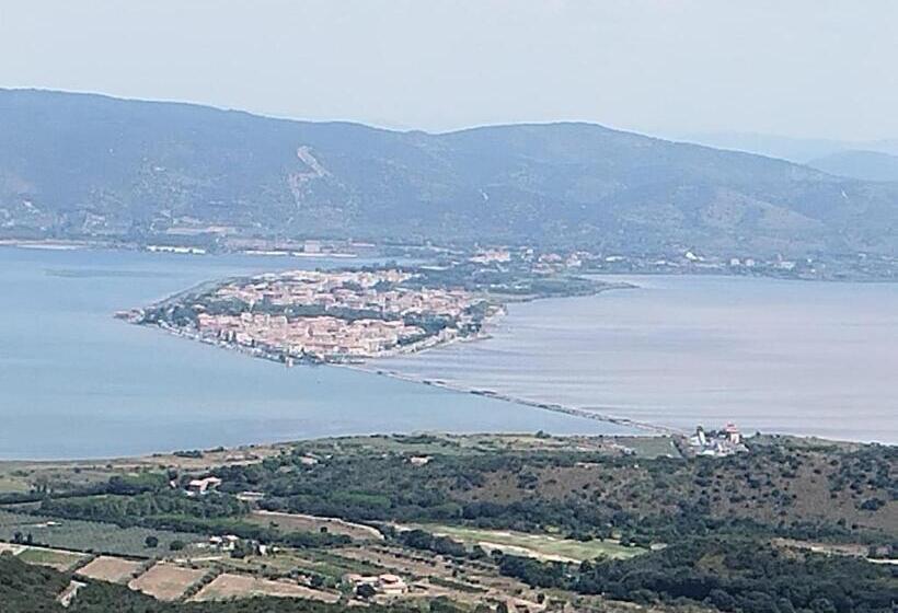 تختخواب و صبحانه La Domus Di Cosa