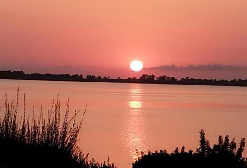 تختخواب و صبحانه La Domus Di Cosa