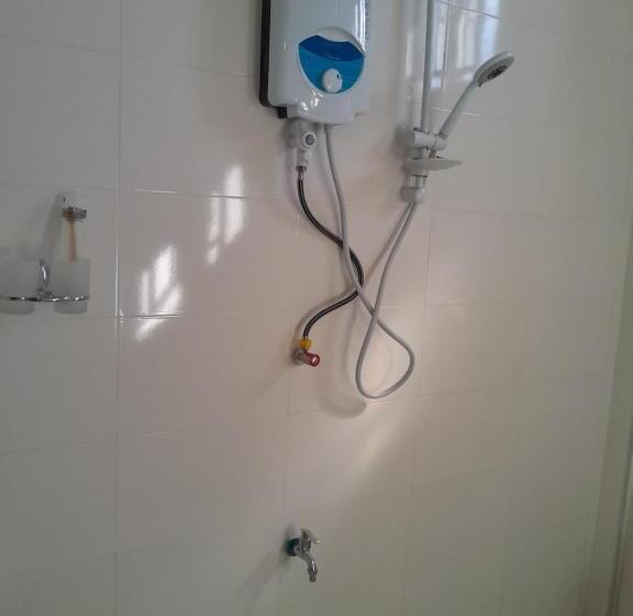 בית מלון כפרי Gustina Zuzu Village Lodge