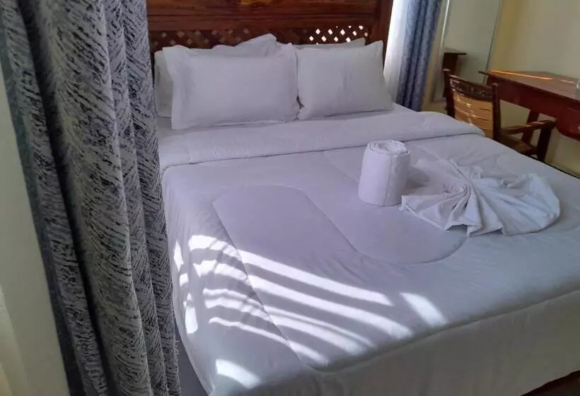 ホテル Gustina Zuzu Village Lodge