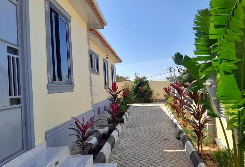 בית מלון כפרי Gustina Zuzu Village Lodge