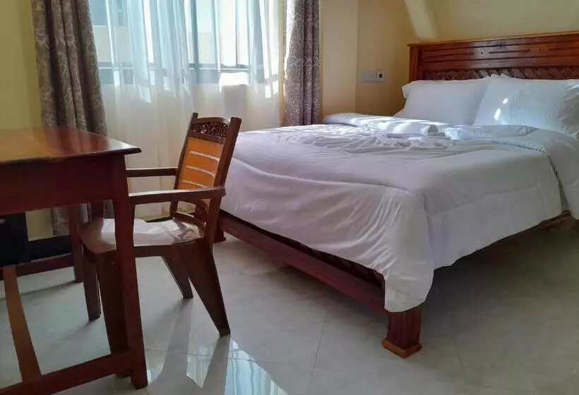 ホテル Gustina Zuzu Village Lodge