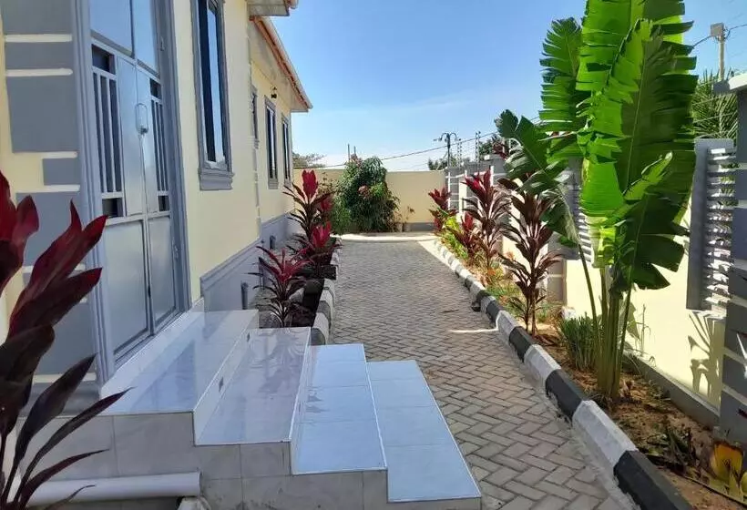 ホテル Gustina Zuzu Village Lodge