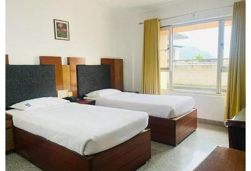 Hotelli Highway Palace Inn