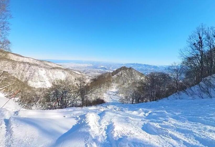 בית מלון כפרי Juniya Myoko