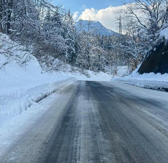 בית מלון כפרי Juniya Myoko