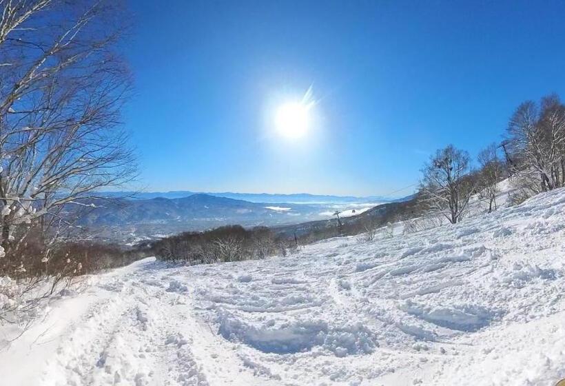 בית מלון כפרי Juniya Myoko