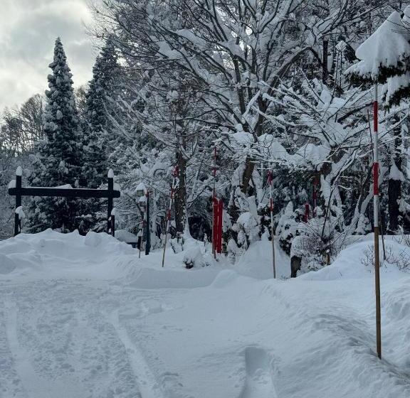 בית מלון כפרי Juniya Myoko