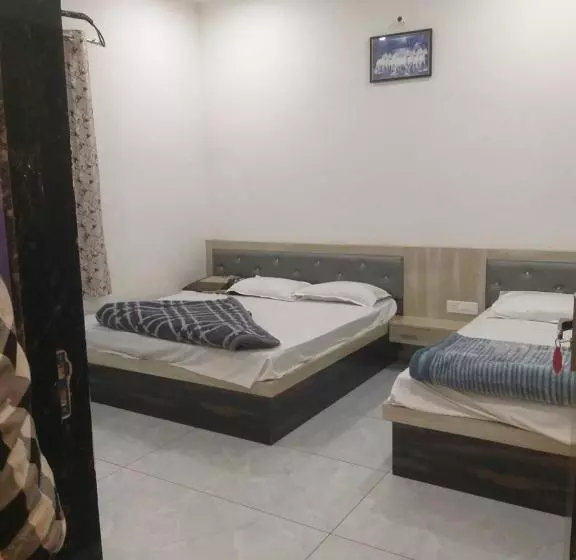 Hotelli Maa Bhagwati Khatu Shyam Ji Sikar
