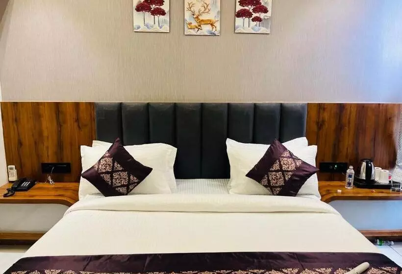 Hotelli Royal Empire