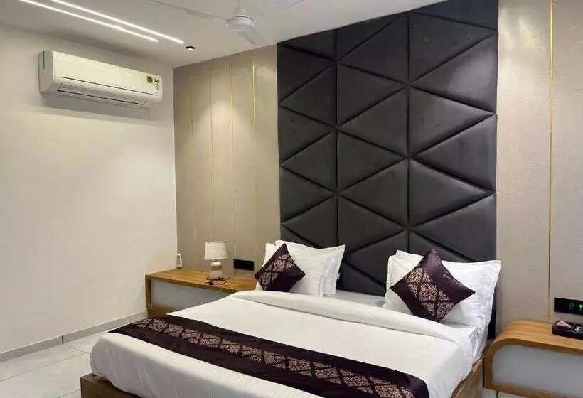 Hotelli Royal Empire