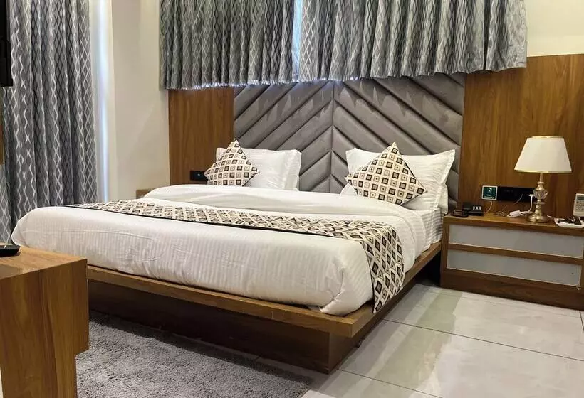 Hotelli Royal Empire