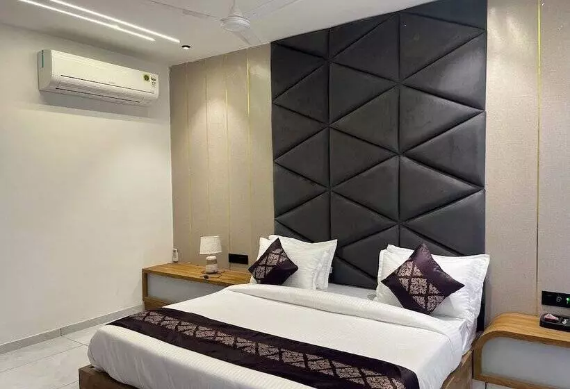 Hotelli Royal Empire