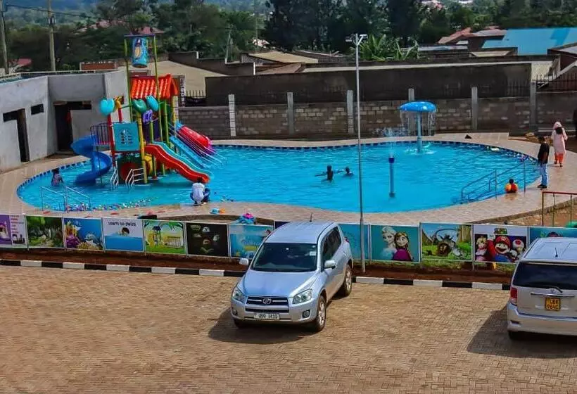 هتل Sierra Caves Resort Ltd