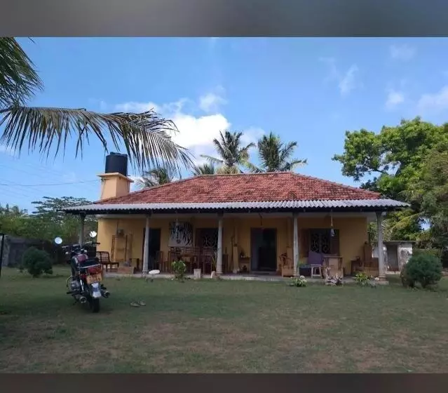Majatalo 32 C Nilaveli
