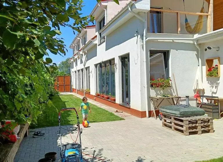 پانسیون Imperfect Guests House