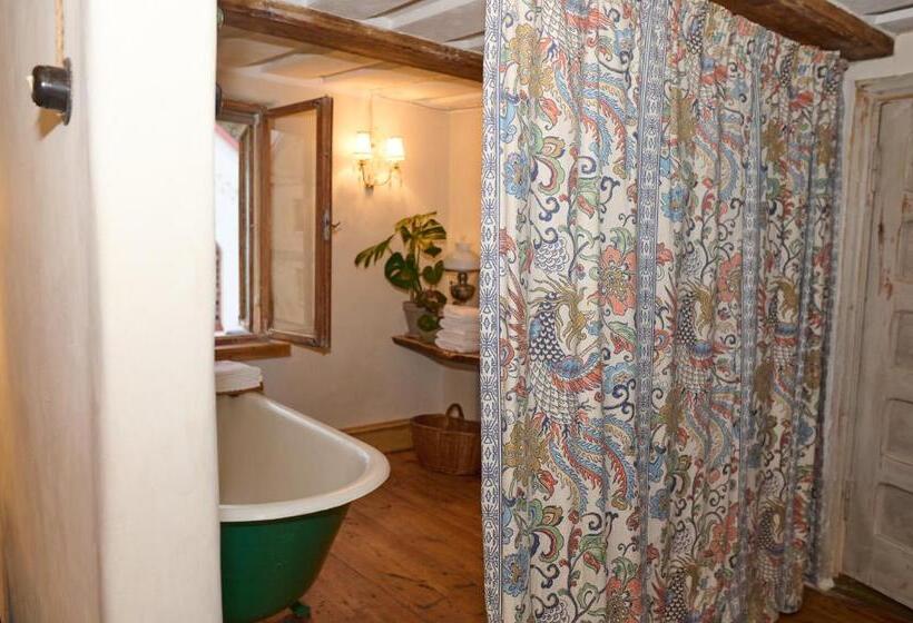 پانسیون Kurte