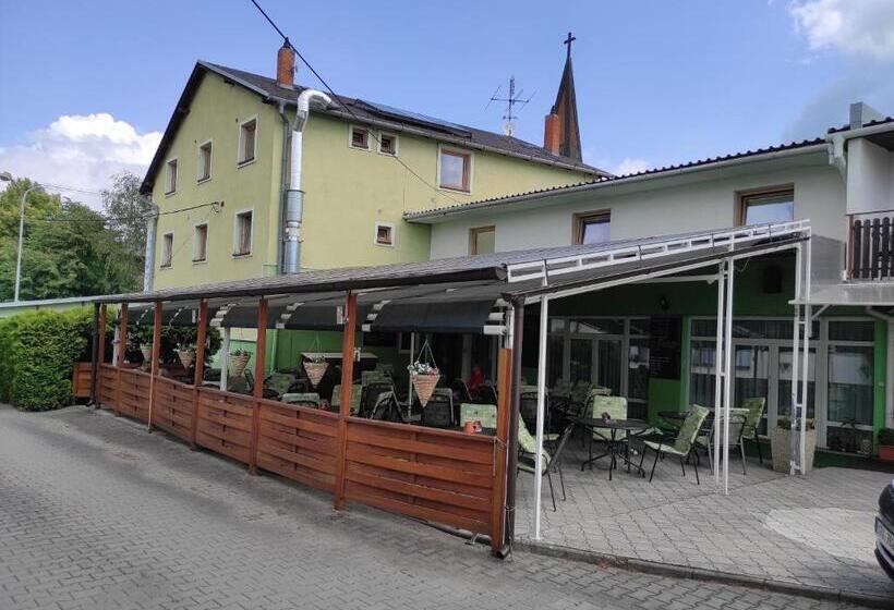 Panzió Penzion A Restaurace U Knoppa