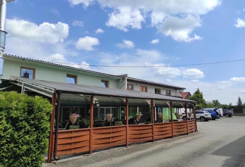 Panzió Penzion A Restaurace U Knoppa