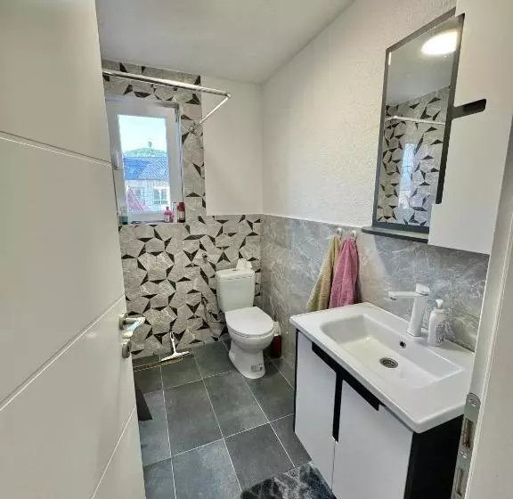 پانسیون Room Ejna 1